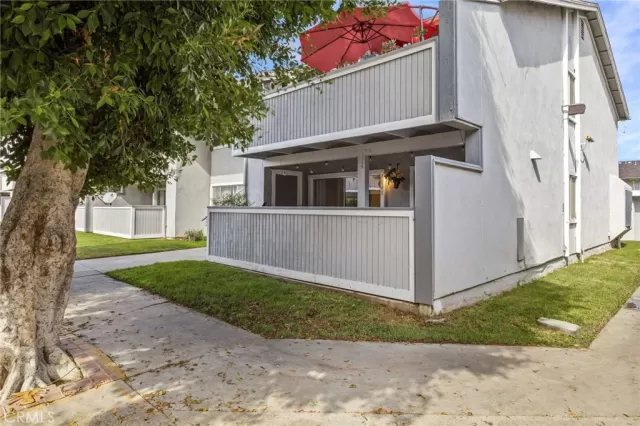 MLS: IV22204552 Condo For Sale