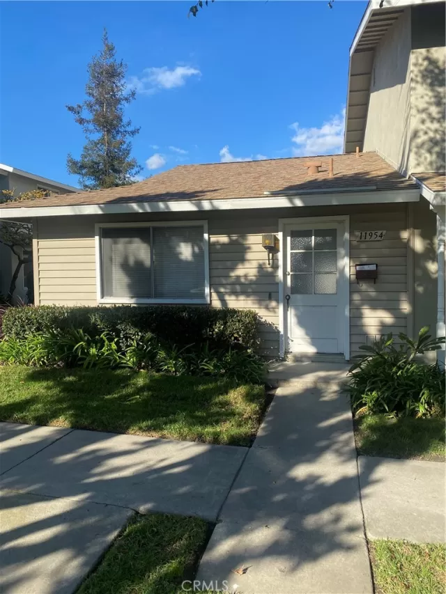 MLS: IV22253355 Condo For Sale