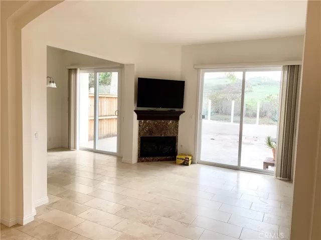 MLS: IV22260711 Condo For Sale