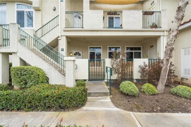 MLS: IV23037064 Condo For Sale