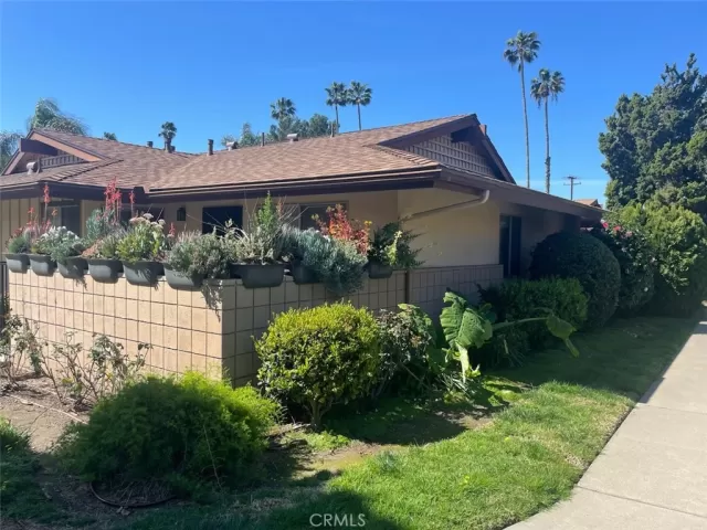 MLS: IV23047494 Condo For Sale