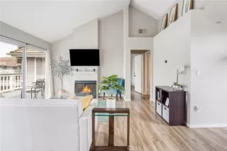 Photo #1: IV23055024 Listing