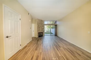 Photo #2: IV23084786 Listing