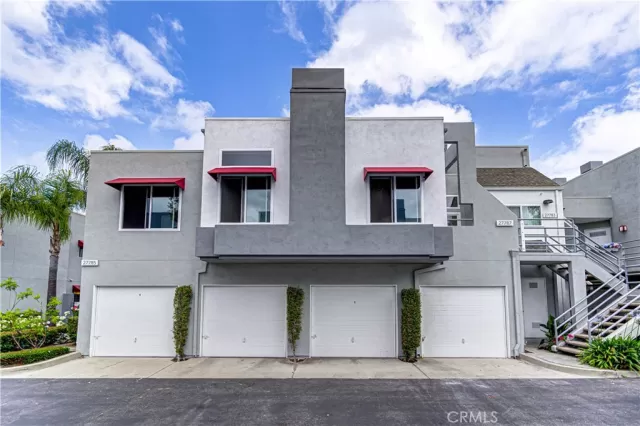 MLS: IV23105729 Condo For Sale