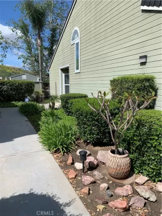 Photo #5: IV23111100 Listing