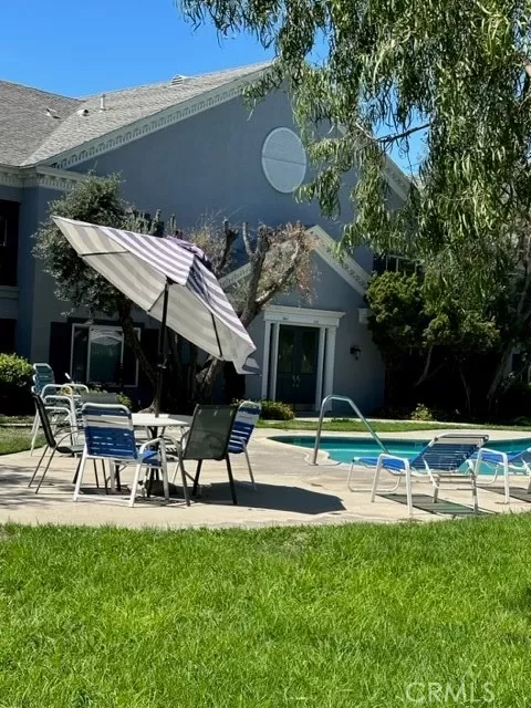 MLS: IV23153286 Condo For Sale