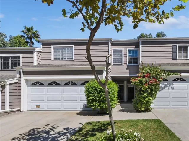 MLS: IV23162335 Condo For Sale