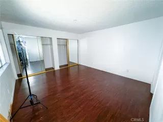 Photo #3: IV23189492 Listing