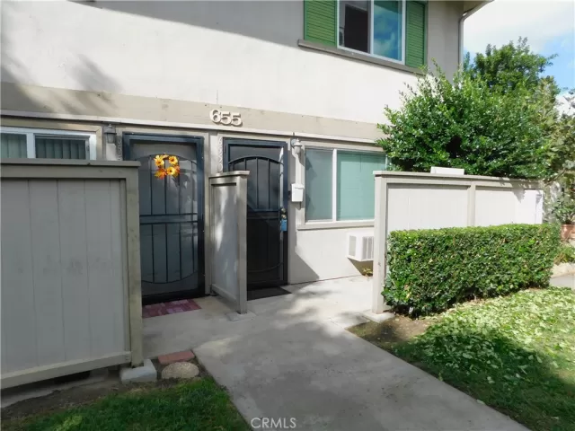 MLS: IV23197686 Condo For Sale