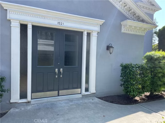 MLS: IV24080625 Condo For Sale