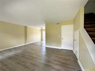 Photo #3: IV24117443 Listing 