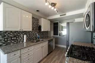 Photo #4: IV24128359 Listing