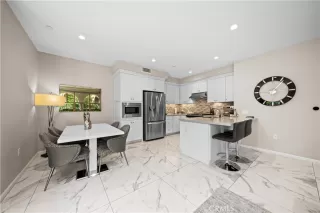 Photo #3: IV24132600 Listing