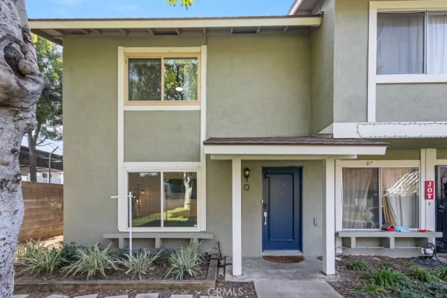 MLS: IV24243309 Condo For Sale