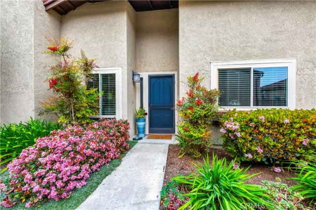 MLS: IV25075829 Condo For Sale