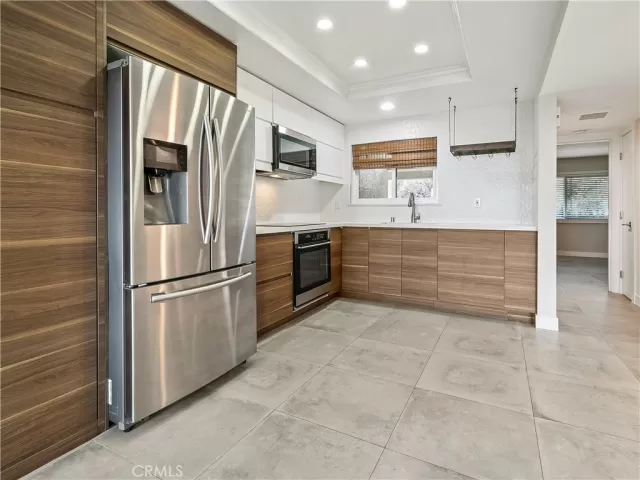 MLS: IV25122545 Condo For Sale