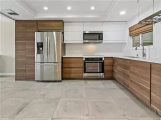 Photo #1: IV25122545 Listing 