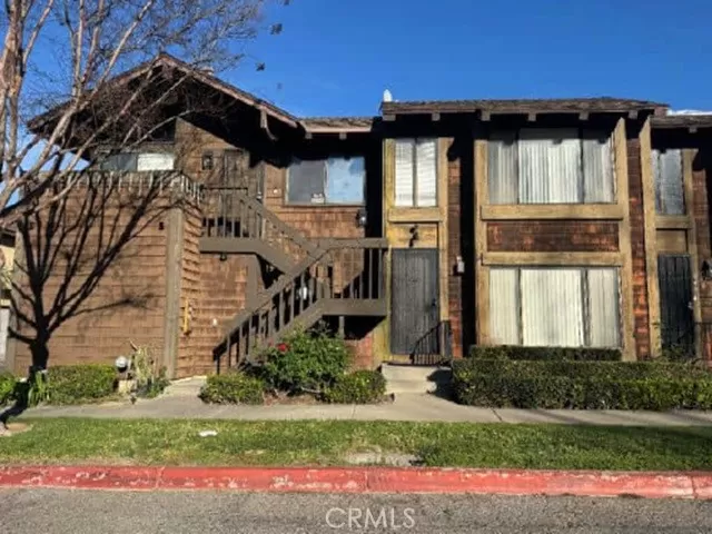 MLS: IV26046274 Condo For Sale