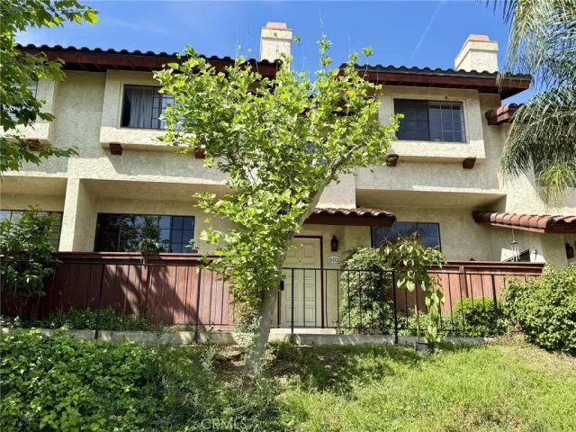 MLS: IV26066109 Condo For Sale