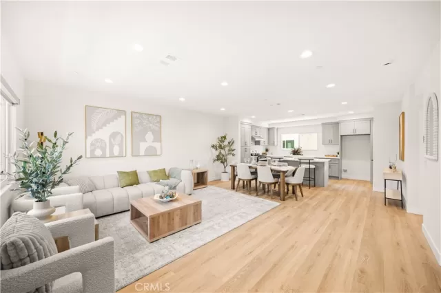 MLS: IV26093649 Condo For Sale