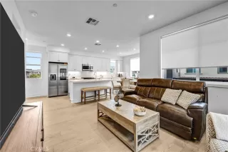 Photo #4: IV26113176 Listing