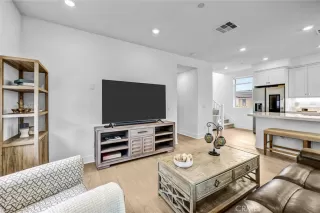Photo #5: IV26113176 Listing
