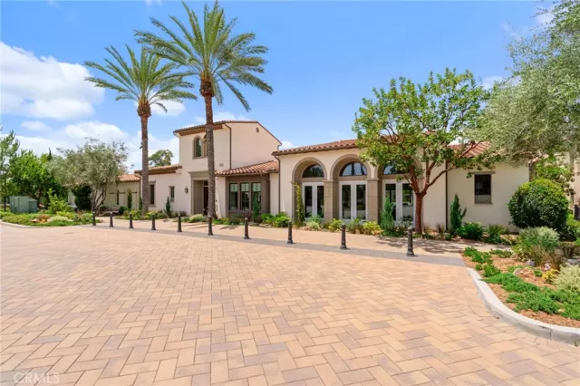 MLS: IV26124437 Condo For Sale