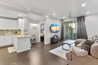 Photo #3: LG22209429 Listing 