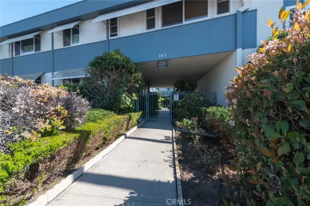 MLS: LG22230049 Condo For Sale