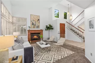 Photo #4: LG22233952 Listing