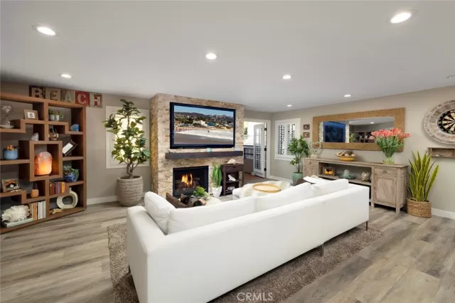 MLS: LG22245906 Condo For Sale