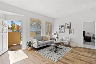 Photo #2: LG22258278 Listing