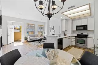 Photo #5: LG22258278 Listing