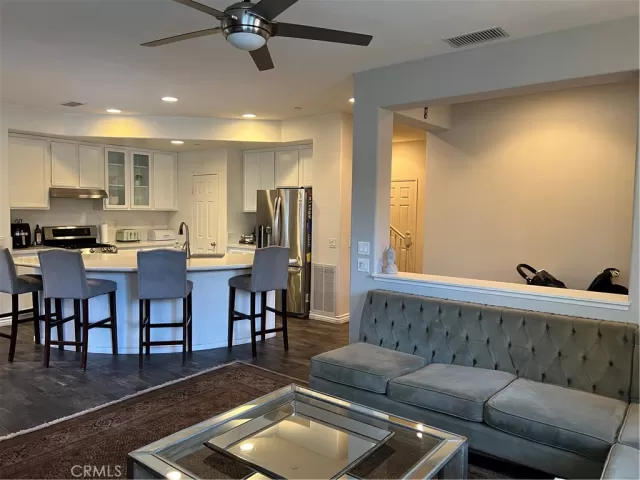 MLS: LG22259511 Condo For Sale