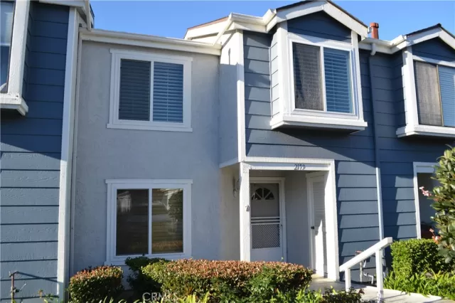 MLS: LG23014633 Condo For Sale