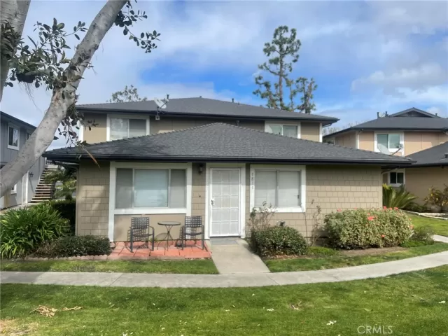 MLS: LG23024072 Condo For Sale