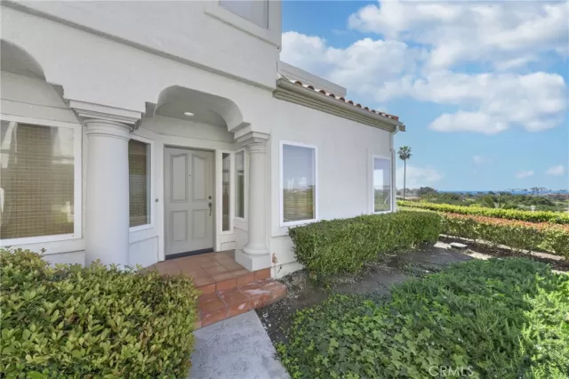 MLS: LG23040369 Condo For Sale