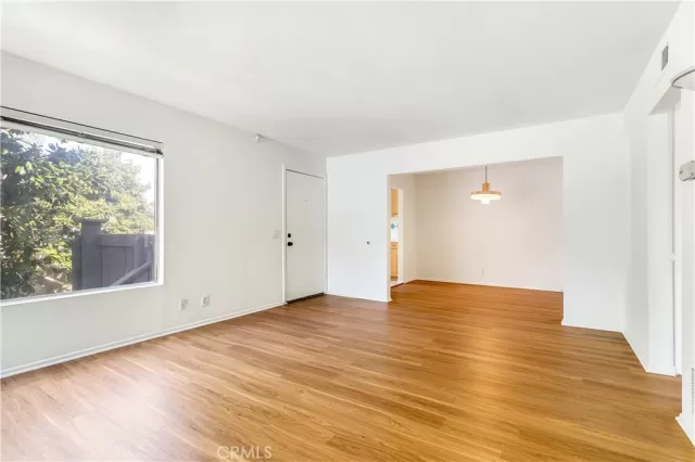 MLS: LG23040514 Condo For Sale