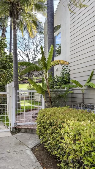 Photo #2: LG23046923 Listing 