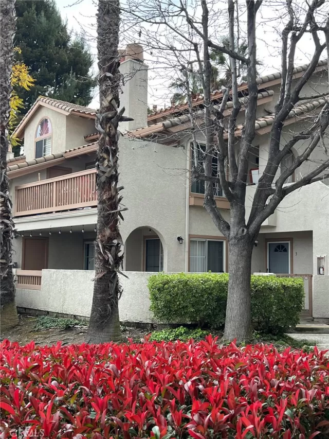 MLS: LG23048267 Condo For Sale