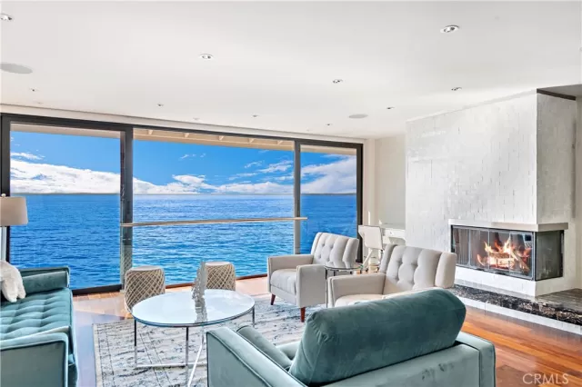 MLS: LG23048548 Condo For Sale