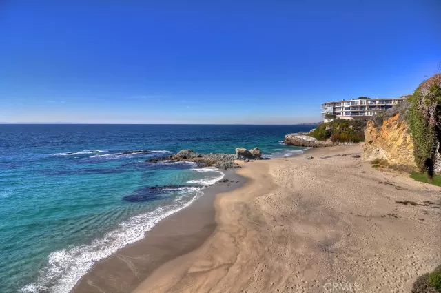 MLS: LG23051897 Condo For Sale