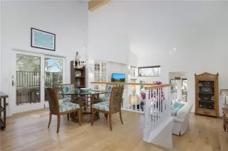 Photo #5: LG23052483 Listing