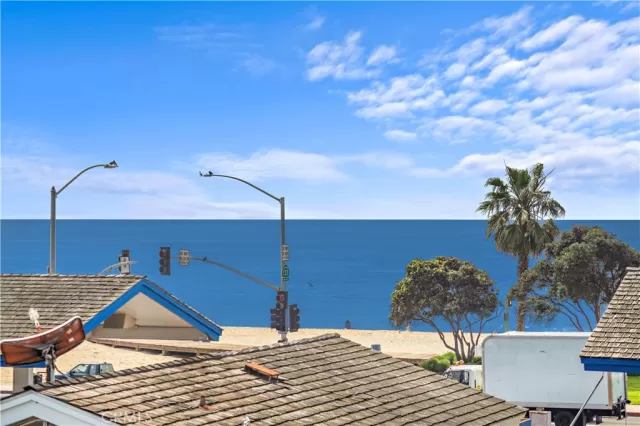 MLS: LG23053101 Condo For Sale