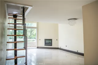 Photo #5: LG23053237 Listing