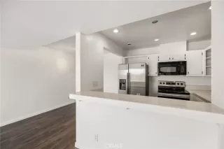 Photo #6: LG23054536 Listing 