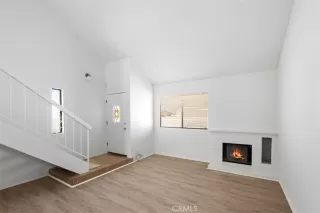 Photo #6: LG23056285 Listing