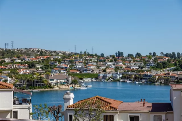 MLS: LG23069136 Condo For Sale