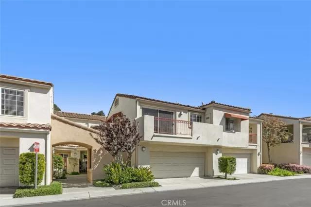 MLS: LG23069264 Condo For Sale