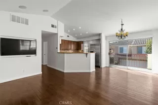 Photo #6: LG23069264 Listing 